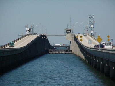 Fisherman saves woman who jumped from Causeway Bridge into Lake
